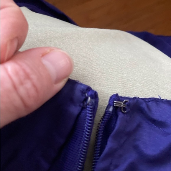 Club Monaco purple ruffle trim 1-shoulder top. 100% cupro. Sz 4. - Picture 5 of 6